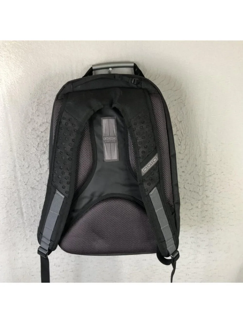 OGIO Black 19